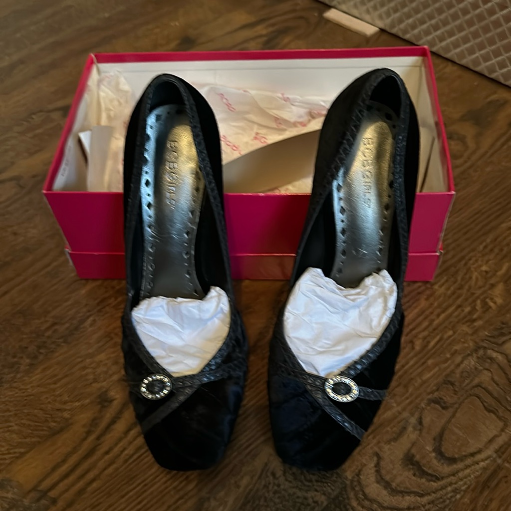 Vintage Georgous Shoe